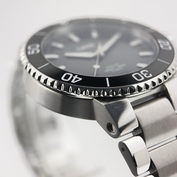 Oris Aquis Date Cal 400 Steel Black Dial 41.5mm Automatic Men's Watch 7769 - Picture 4 of 10